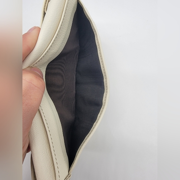 Authentic Preowned Gucci Bifold Wallet - Picture 12 of 16